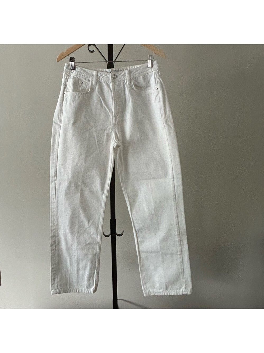 ZARA White Denim Jeans, Size 6.